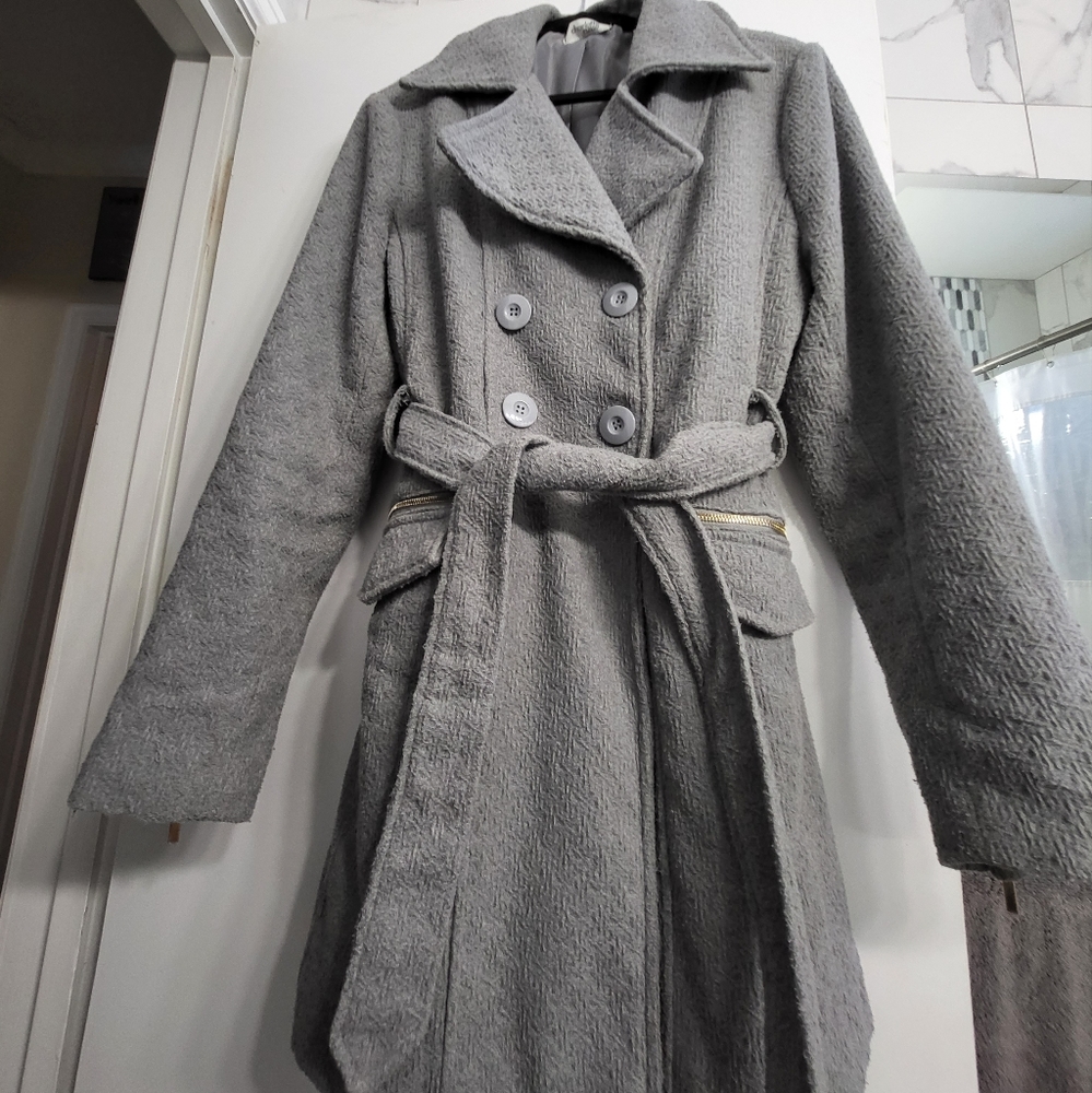 Grey trench style coat (fits like a L)